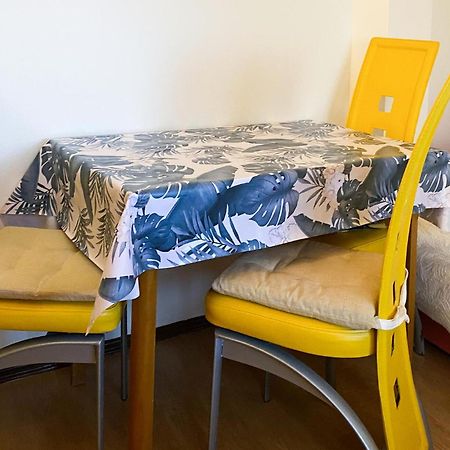 1 Bedroom Awesome Apartment In Liznjan Luaran gambar